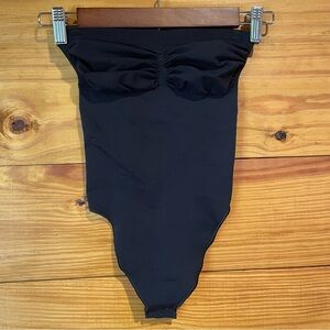 SKIMS Seamless Sculpt Strapless Thong Bodysuit Onyx Black Extra Large XL NWOT
